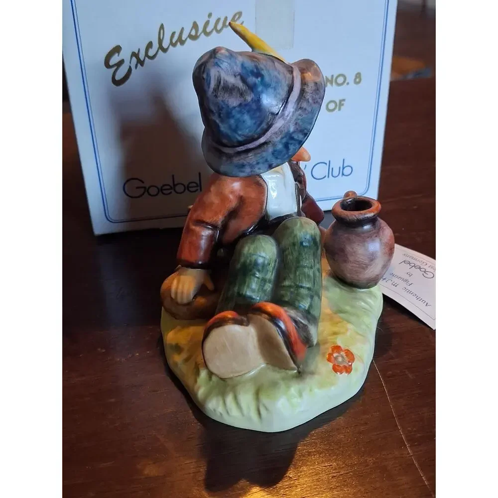 Goebel Hummel Figurine Coffee Break 409 Special Edition No. 8 1976